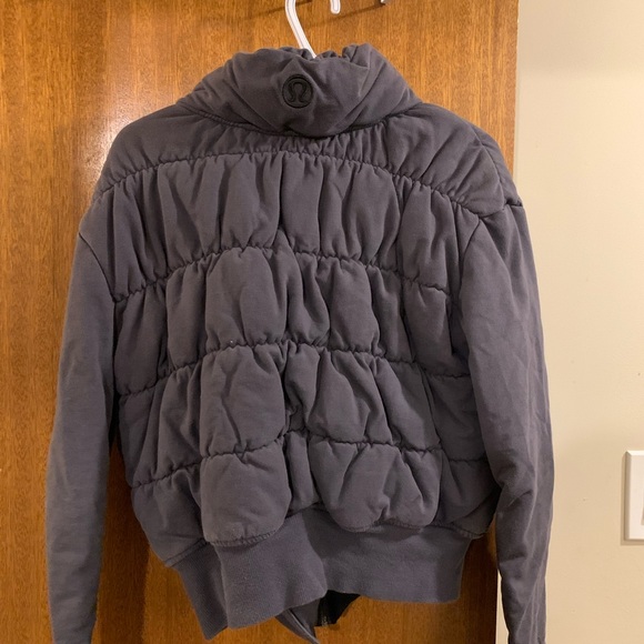 Lululemon asymmetrical Gray Women's Puffer Jacket - Picture 2 of 4